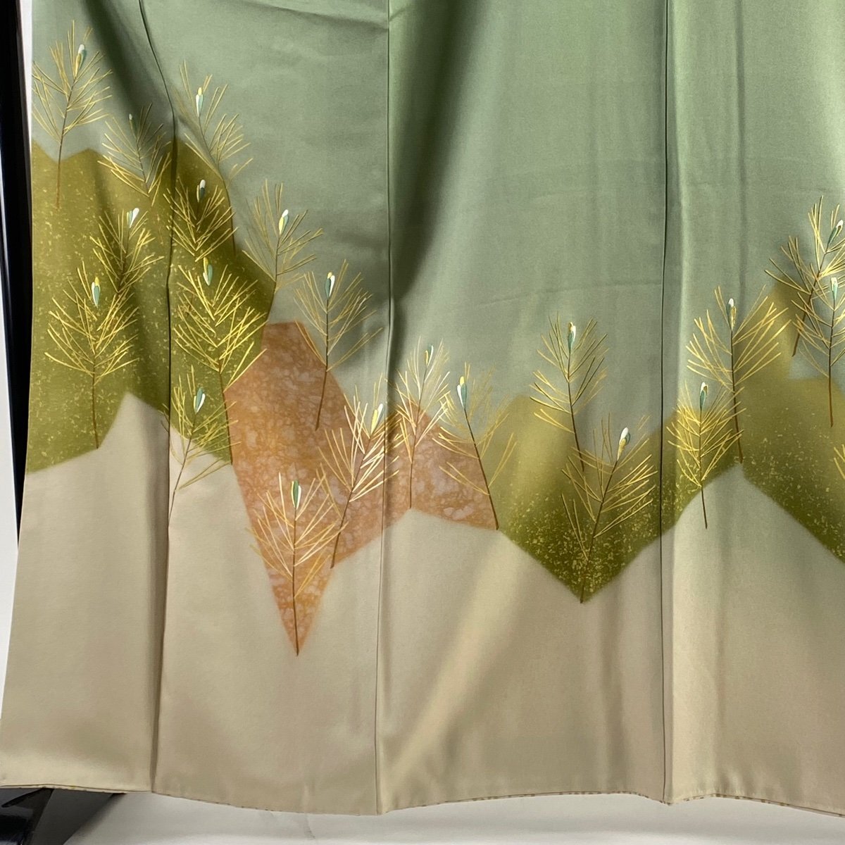  color tomesode length 167cm sleeve length 66.5cm M. Fukuda . Saburou ... pine gold thread embroidery ash green silk excellent article three .[ used ]