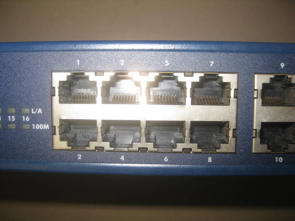 NETGEAR ネットギア JFS516 16ポートスイッチングハブ ProSafe 16 port 10/100 Switch ジャンク_画像8