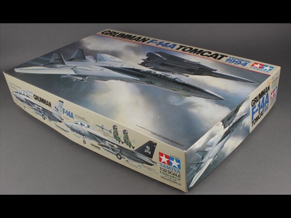 未開封 未組立 グラマン F-14A トムキャット94 バージョン 1994 （1/32スケール エアークラフト No.3 60303）d0002_画像2