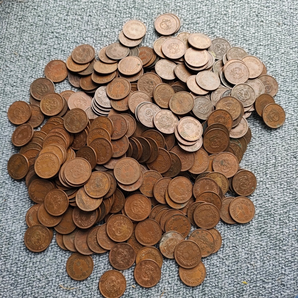 20. 古銭 半銭銅貨 1.47kg まとめて 約413枚 未使用品多数 貨幣 硬貨 コインの画像1