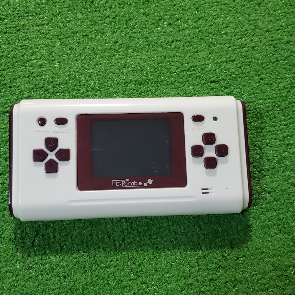 FC-Portable FCP-54 本体 ゲーム機器 ファミコン互換機 ポータブル機器 携帯型