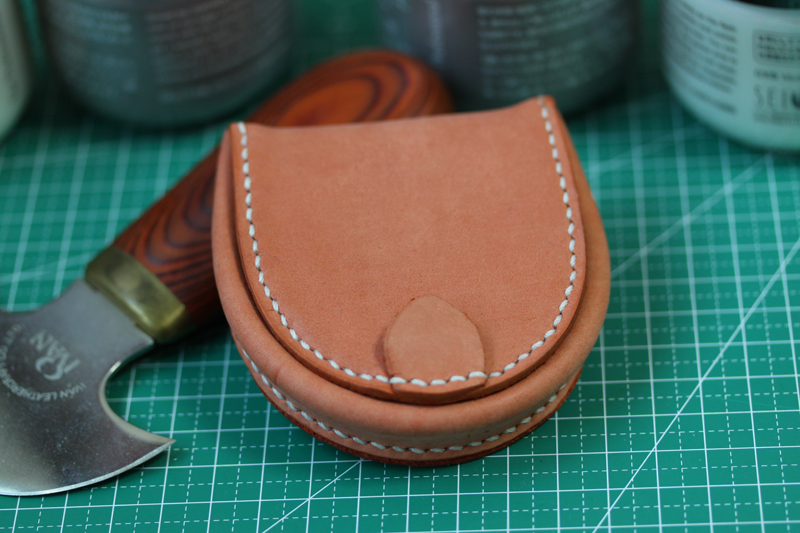 1 jpy ~ newest number handmade coins ..( horseshoe type ) half jpy type change purse . coin case hand .... color 