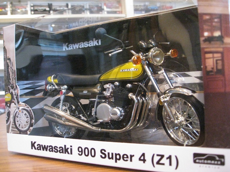 カワサキ『Ninja ZX-4R』シリーズに新色登場、RRに「KRT カワサキ『Ninja ZX-4R』シリーズに新色登場、RRに「KRT