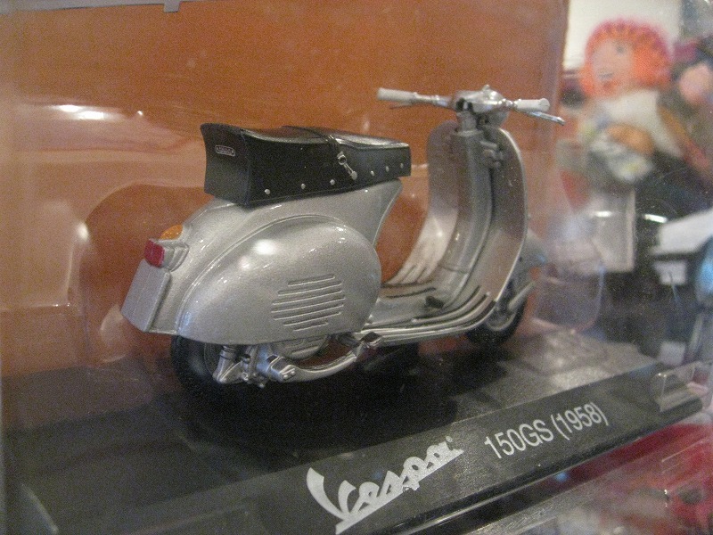 即決可★海外販売イタリアエデイコラ1/18ベスパ Vespa150GS(1958)シルバー 彡_画像3