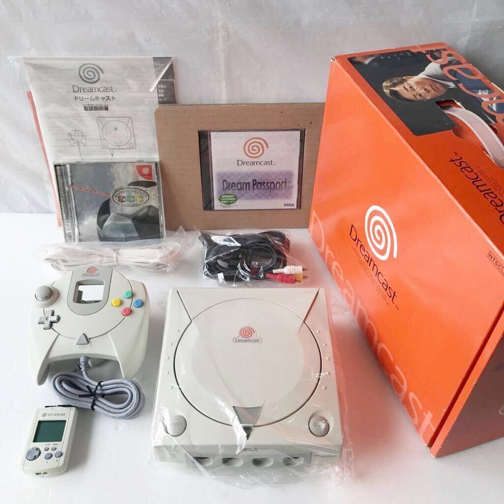 Dreamcast HKT-3000 【完品】箱説付 動作品 ビジュアルメモリ ソフト ドリームパスポート 一部未開封 ドリームキャスト DC SEGA まとめ売りの画像3