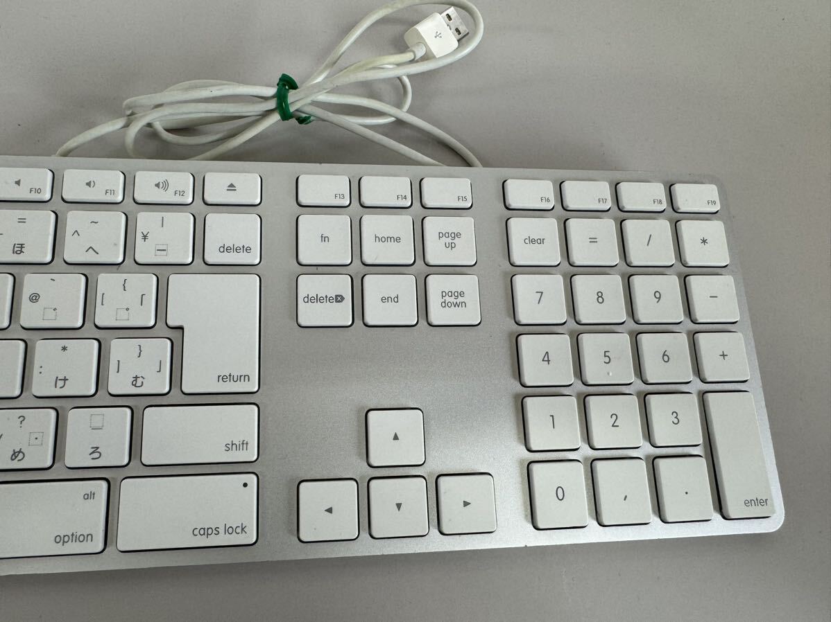 L135)Apple純正 日本語配列 USBキーボード ★ Apple Keyboard A1243 JIS テンキー付 動作確認済_画像3