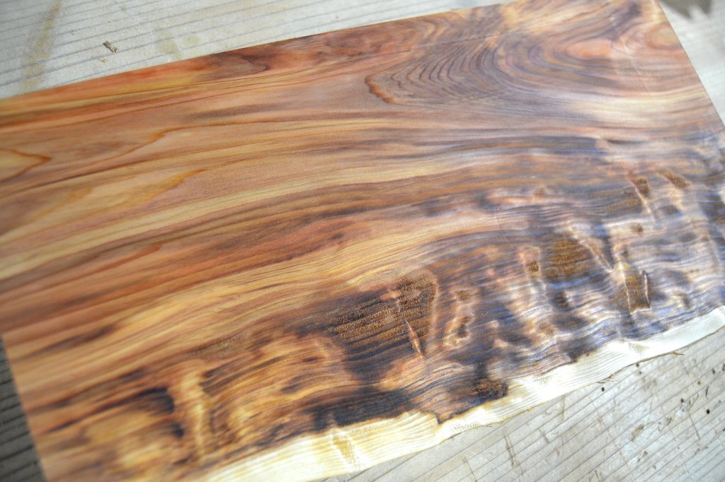長33*幅14-18*厚1.5 杉8の木材木工材,一枚板送料安DIY花台銘木 杢 プレート 瘤の画像2