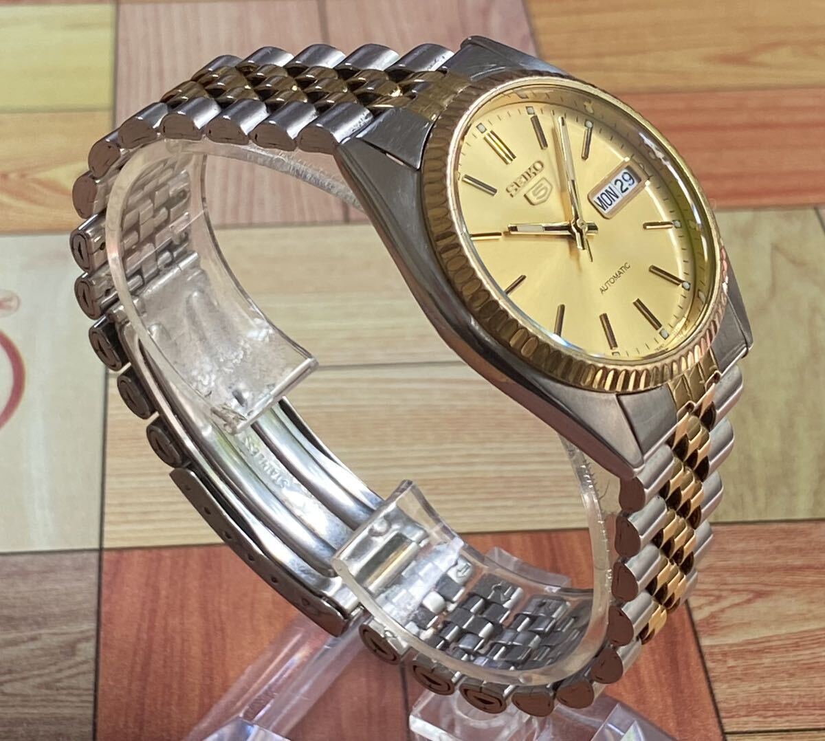 セイコー 腕時計 SEIKO5 自動巻 automatic 7S26-0500 ゴールド文字盤_画像3
