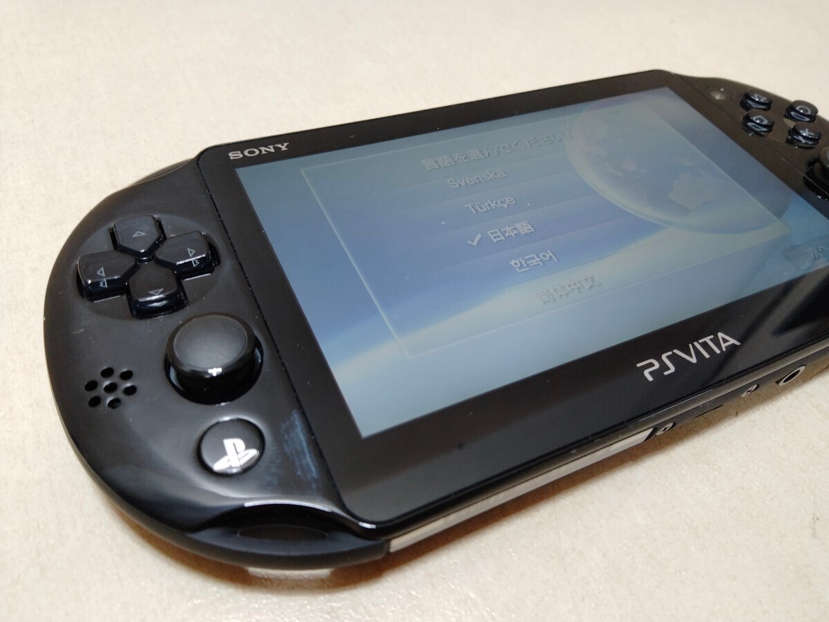 PSVITA PCH-2000 64GBメモリカード Wi-Fiモデル ブラック_画像2