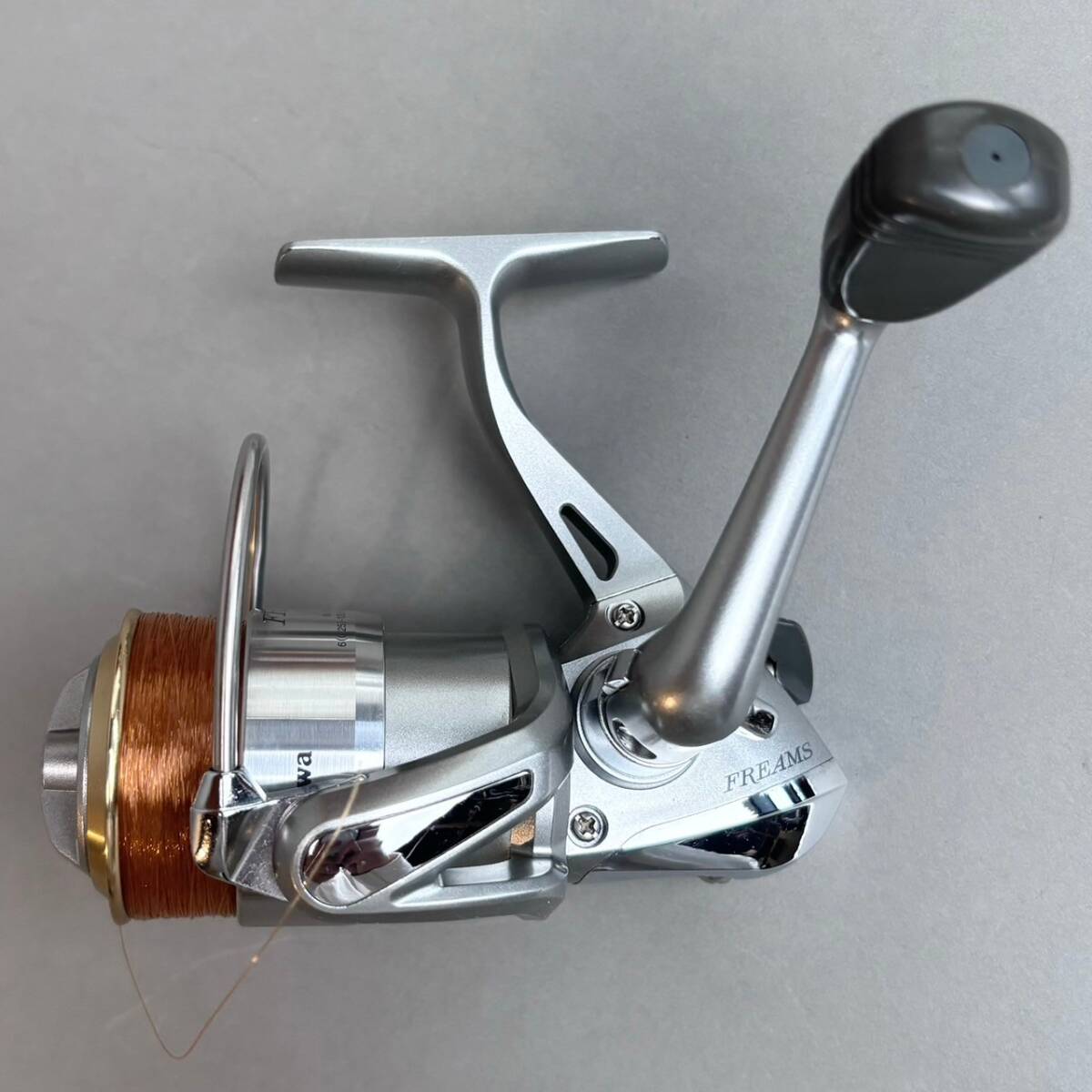 YM160 Daiwa ダイワ FREAMS 2000 フリームス スピニングリール (検)釣り具 海釣り アジング メバリング メバル ルアーフィッシング 釣具 _画像4