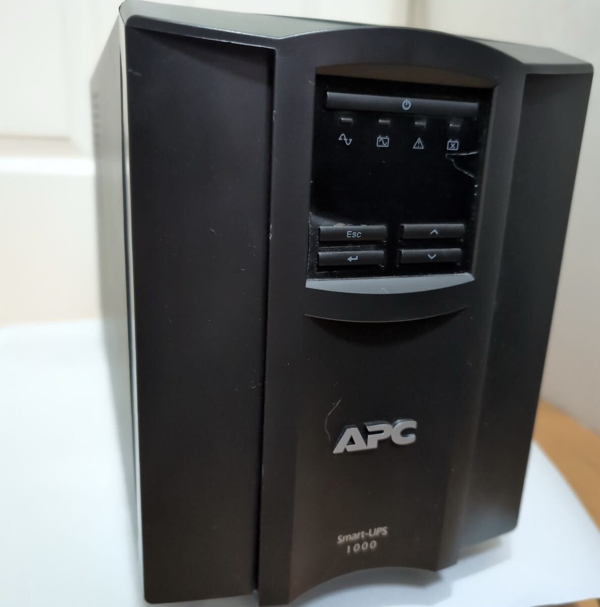  нет . электро- источник питания ..APC Smart-UPS 1000 бесплатная доставка 