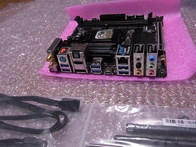 ASRock　Fatal1ty Z370 Gaming-ITX/ac　miniITX_画像2