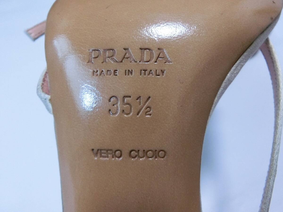 ★PRADA プラダ 少し光沢のあるベージュで布のバックバンドサンダル 35.5★イタリア製の画像5