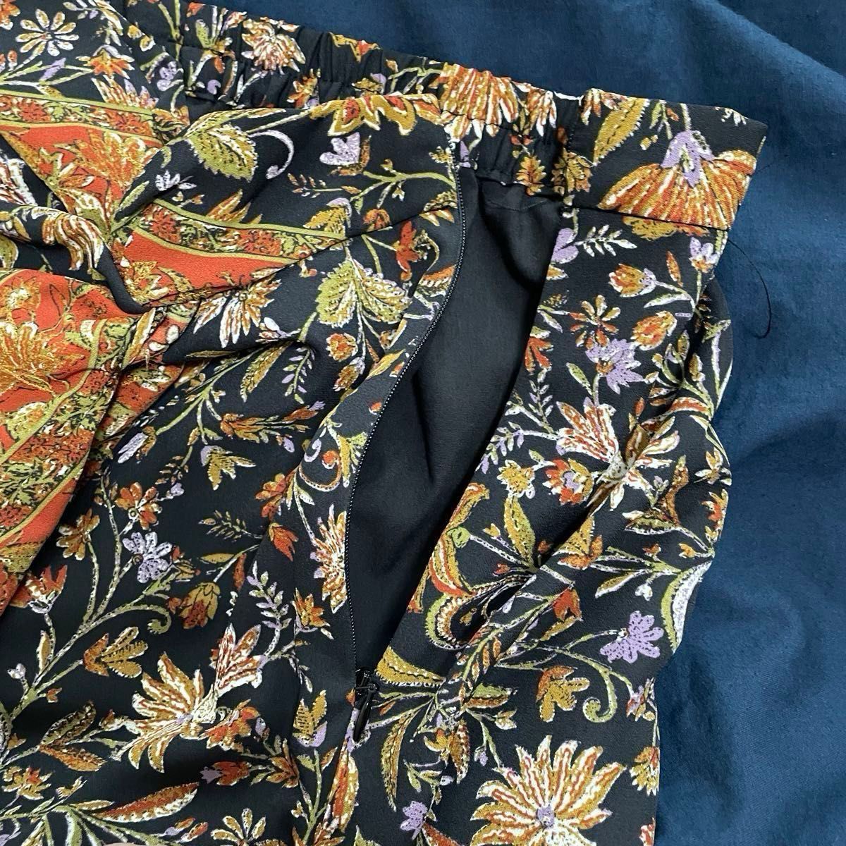 Ungrid エスニックフラワーデザインスカート　フリーサイズ　夏　エスニック　花柄　柄もの　スカート　