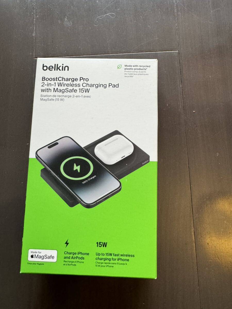 Belkin BoostCharge Pro 2-in-1 Magsafe ワイヤレス充電器 の画像1