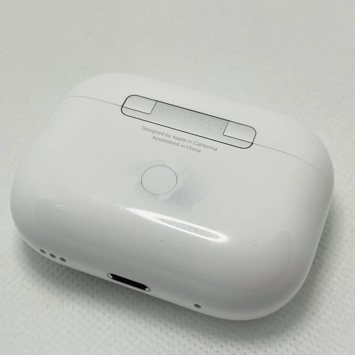 中古品 Apple Air Pods Pro(第2世代) MagSafe 充電ケース Lightning A2700 A2698 A2699 アップル イヤフォン 1円 から 売り切り_画像2