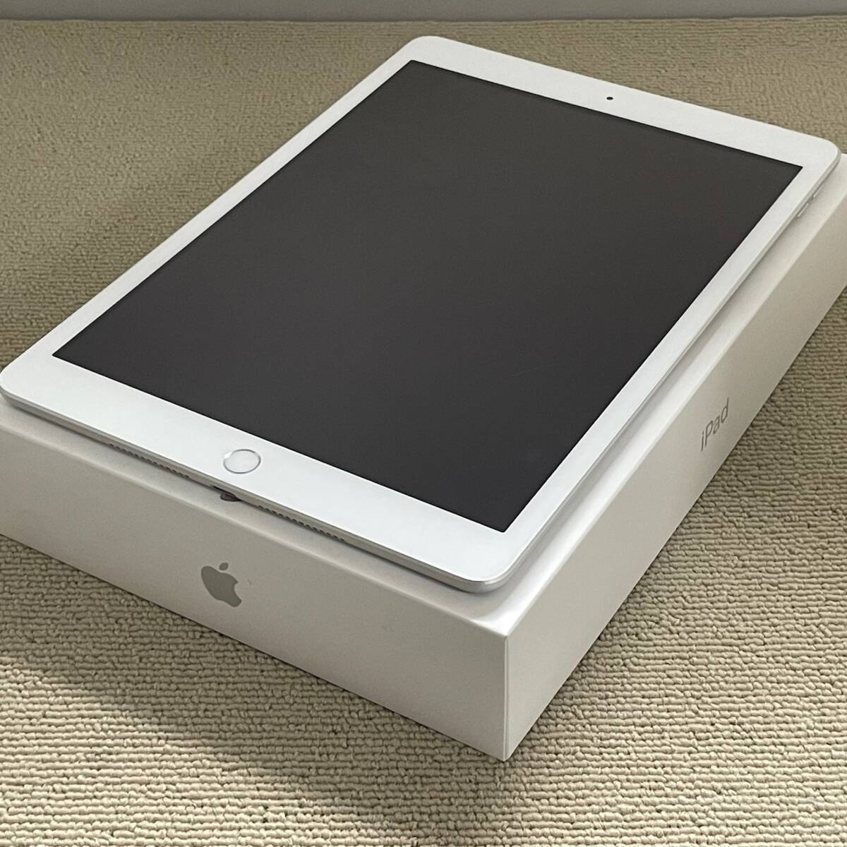 中古品 Apple アップル iPad 第7世代 128GB Wi-Fi+Cellular シルバー SIMロック解除済み SIMフリー アイパッド 1円 から 売り切り