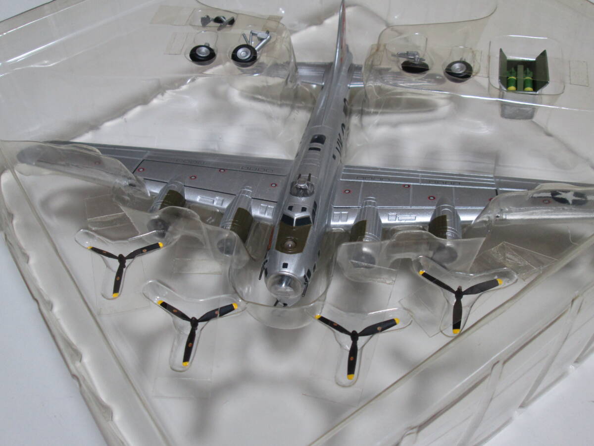 【希少】DRAGON WINGS ハセガワ 1/144 B-17G Flying Fortress フライングフォートレス 「THE SILVER LADY」 1945_画像8