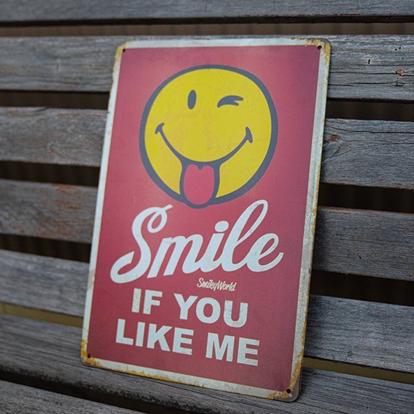 【ブリキ看板】スマイル Smile ニコちゃんマーク 看板 レトロ風 インテリア 店舗 カフェ 壁飾り 20cm×30㎝（送料無料）_画像2