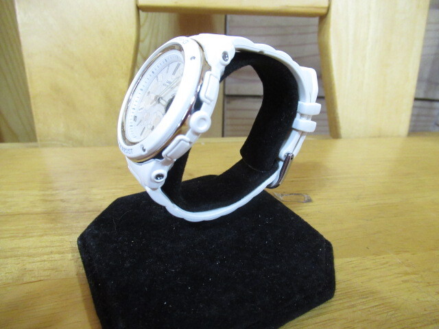 69443 稼働品 CASIO カシオ 腕時計 BABY-G BGA-150FL クオーツ レディース ホワイト フラワー カレンダーの画像2