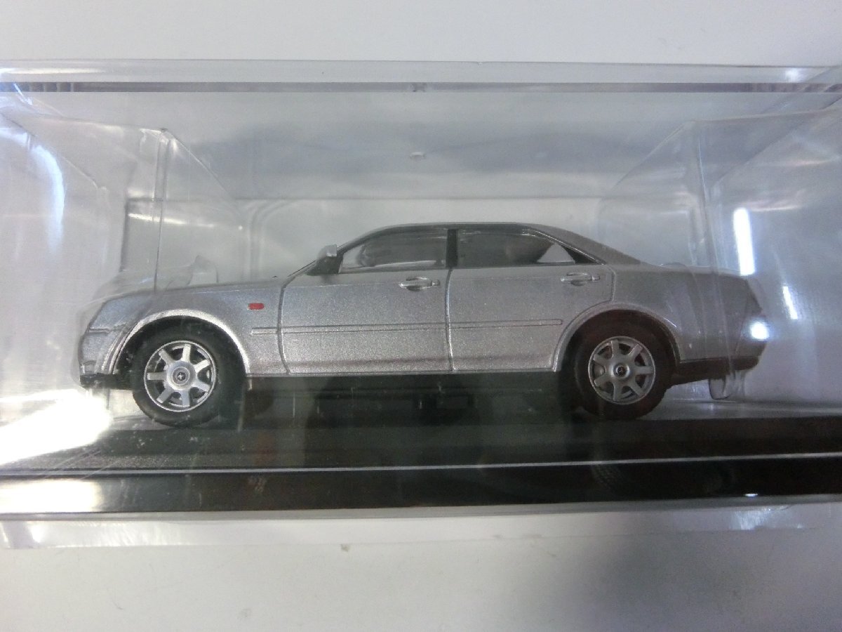 Kml_ZZm219／アシェット 国産名車コレクション 1/43 Nissan Gloria (2001) シルバー （外箱なし ブリスター未開封）の画像2