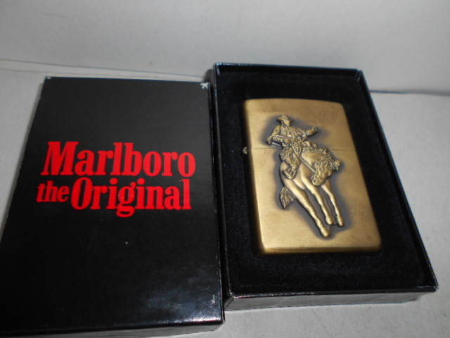 Marlboro ロディオ Zippo マルボロ特有の変色があります 1998年製 未使用 の画像1