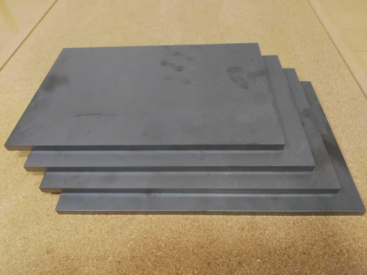 送料無料！不用在庫品処分!　鉄板　S45C 黒皮　9.0ミリ　200ミリ×300ミリ　4枚セット　16.8キロ　鉄板 切り売り　鋼材　DIY_画像2