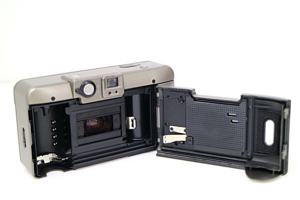 JT4w67 カメラおまとめ Nikon COOLPIX2000 KONICA BIGminiNEO 動作未確認 60サイズの画像4
