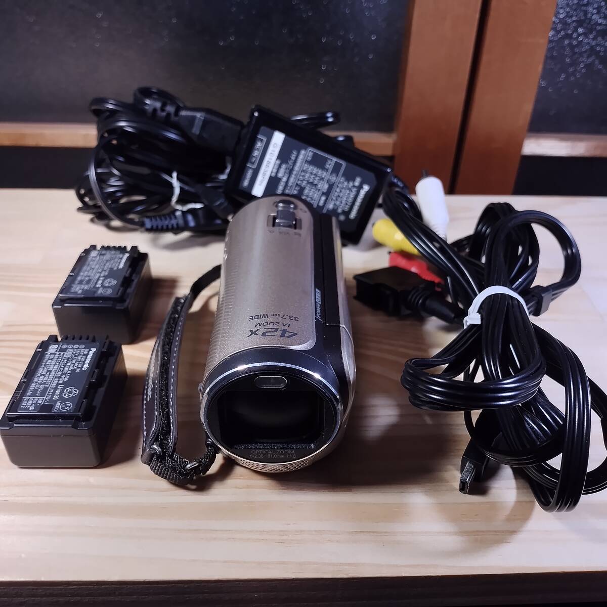 Panasonic パナソニック デジタルHDビデオカメラ HDC-TM45 32GB内蔵 バッテリー付　ジャンク品_画像1