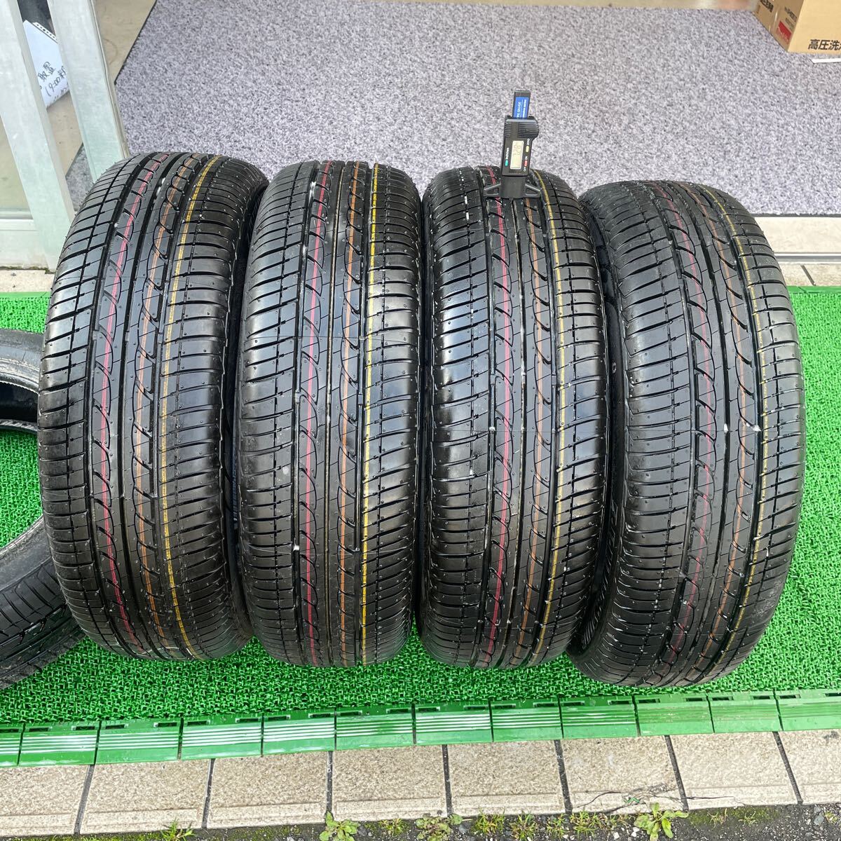 185/60R16 BRIDGESTONE .ほぼ新品 激安美品、4本セット：22000円の画像1