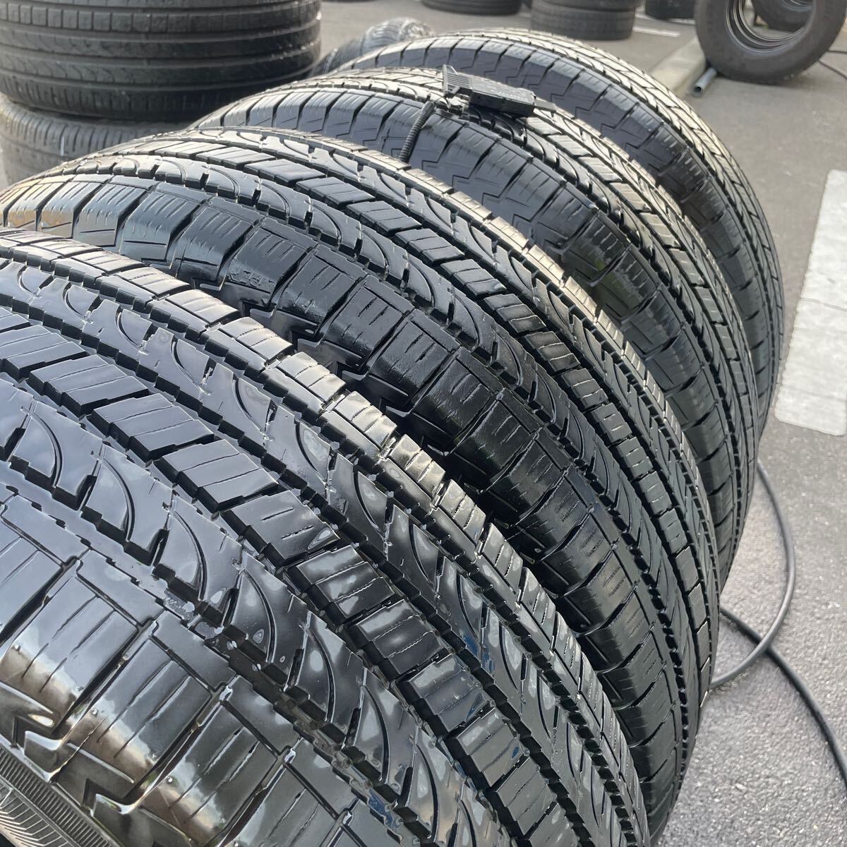 265/70R17 .　ヨコハマ　115S. GEOLANDAR. H/T. GO56美品　　4本セット：31000円_画像1