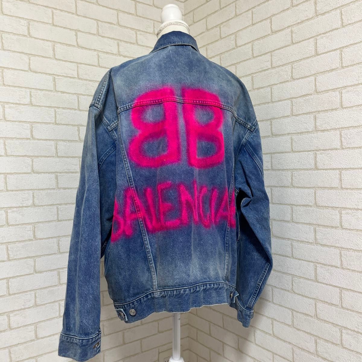 BALENCIAGA バレンシアガ 本物 スプレーロゴ Gジャン ネオン BALENCIAGA バレンシアガ 本物 スプレーロゴ Gジャン ネオン
