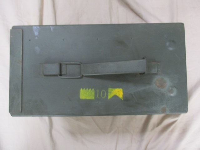 #3295 米軍アーモボックス Mサイズ(スチール製、弾薬箱）の画像3