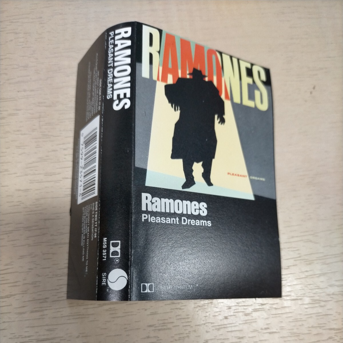 RAMONES ラモーンズ PLEASANT DREAMS カセットテープ◎中古/再生未確認/ノークレームで/現状渡し/ケース等スレ少傷みの画像7
