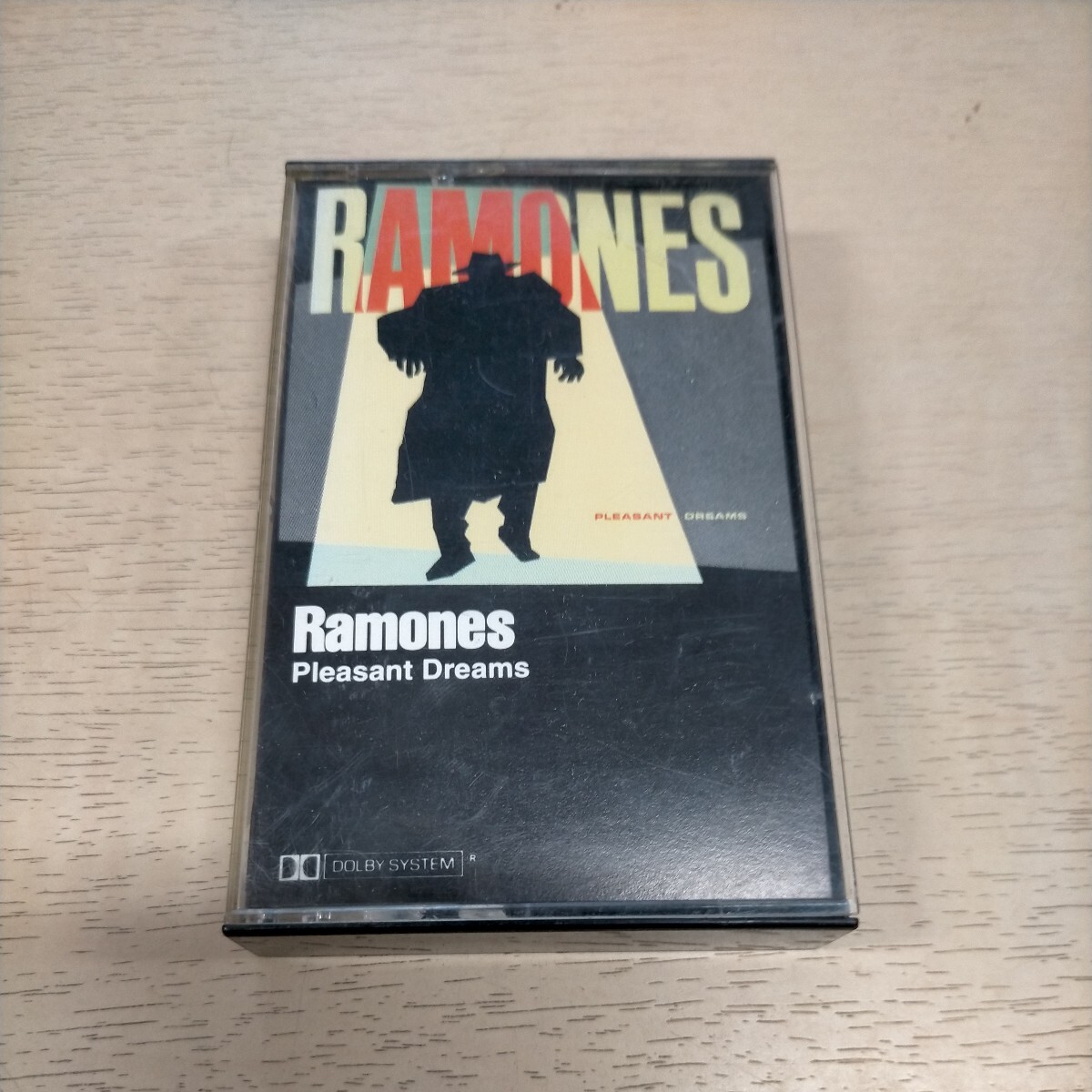 RAMONES ラモーンズ PLEASANT DREAMS カセットテープ◎中古/再生未確認/ノークレームで/現状渡し/ケース等スレ少傷みの画像1