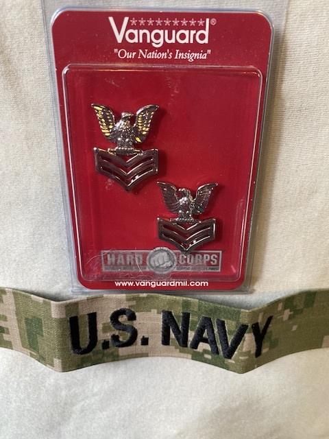 ☆US NAVY放出品,未使用品 VANGUARD ピンバッチ　鷲　+ US NAVY TAPE（WOODLAND AND DIG EMB)　アメリカ海軍　MEDE IN USA