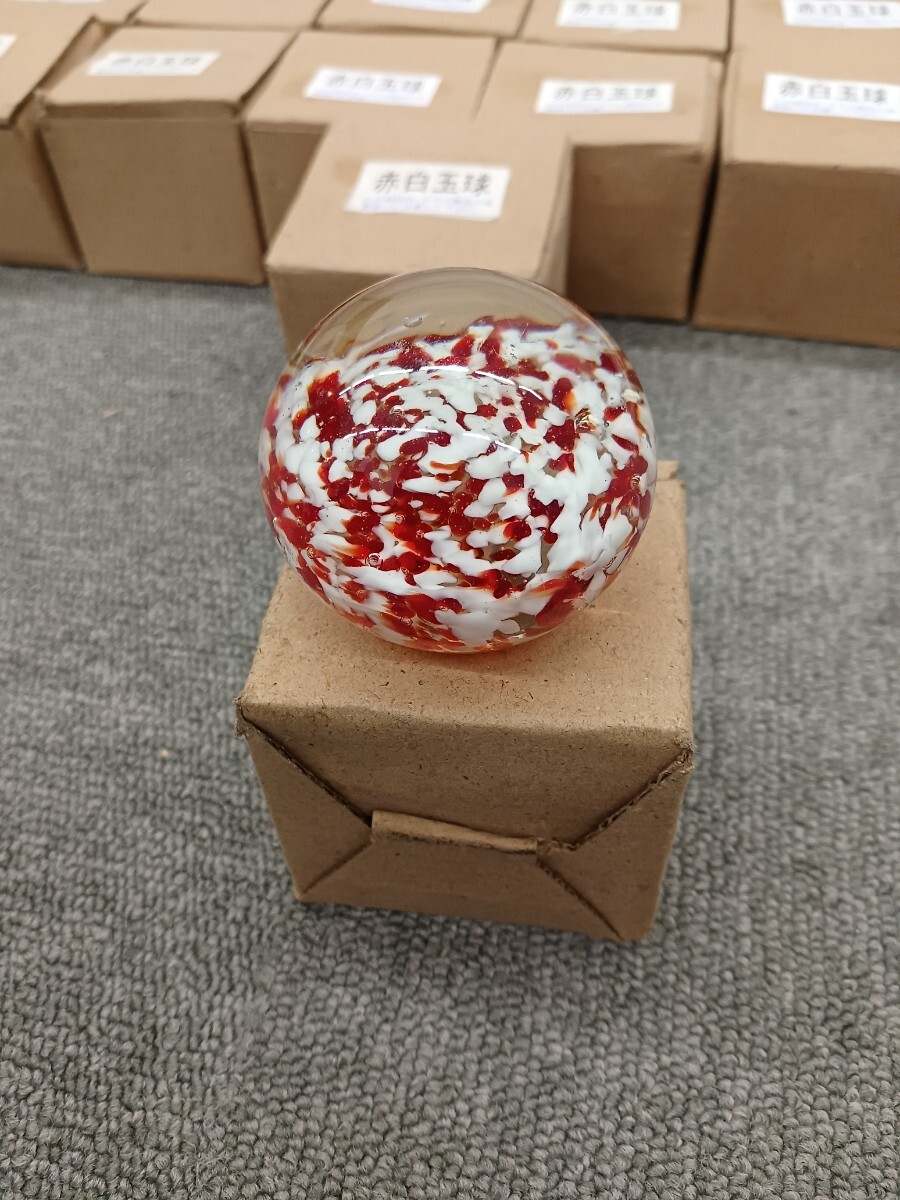 ■H.F■ 赤白玉球 ペーパーウェイト ペーパーウエイト 紙押さえ 中国製 CHINA ガラス製 37個 [テン]の画像4
