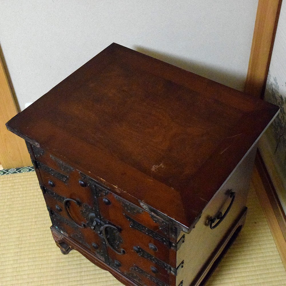  Joseon Dynasty old .. morning . fine art morning . old .. pine natural wood old iron metal fittings half .. van daji chest of drawers iron ground metal fittings era furniture era chest of drawers metal fittings equipment ornament antique old .