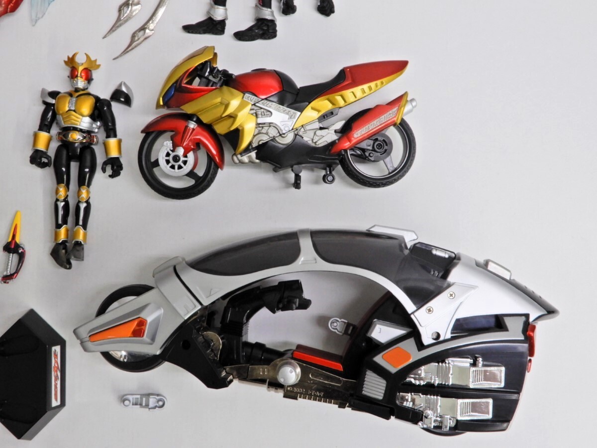 066Z359*[ б/у товар ] Kamen Rider S.I.C/S.H.Figuarts фигурка суммировать комплект Agito /iksa/ Dragon Knight /ryuuga/ti Kei do/ Kabuto / Blade 