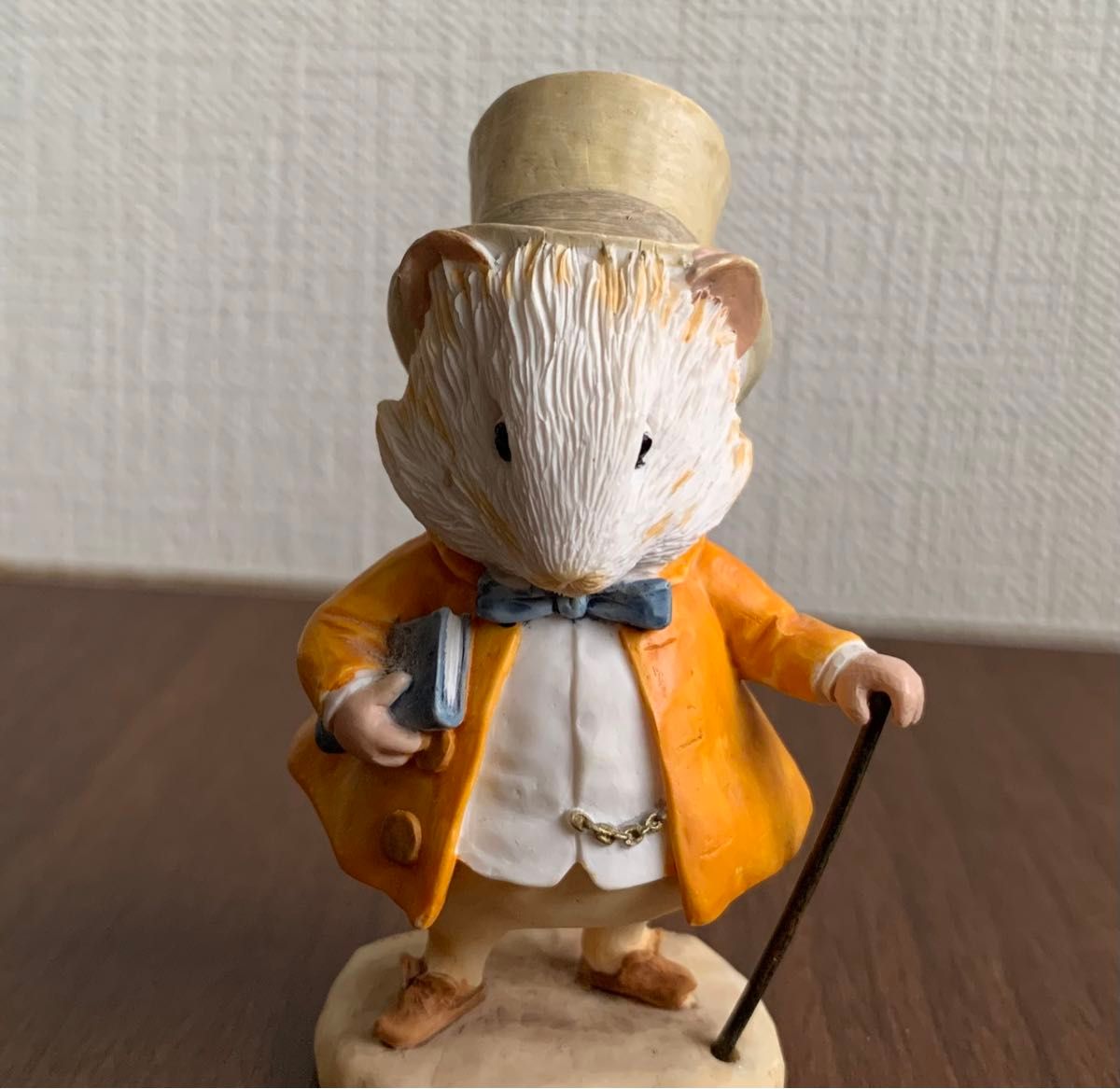 おしゃれな天竺ねずみ ギニーピッグ フィギュリン ピーター おしゃれな天竺ねずみ ギニーピッグ フィギュリン ピーター