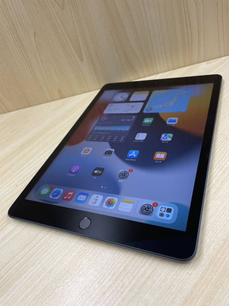 （Z74）Apple iPad 第8世代 10.2インチ Wi-Fi 128GB A2270 PYLD2J/A スペースグレイ タブレット 本体_画像1