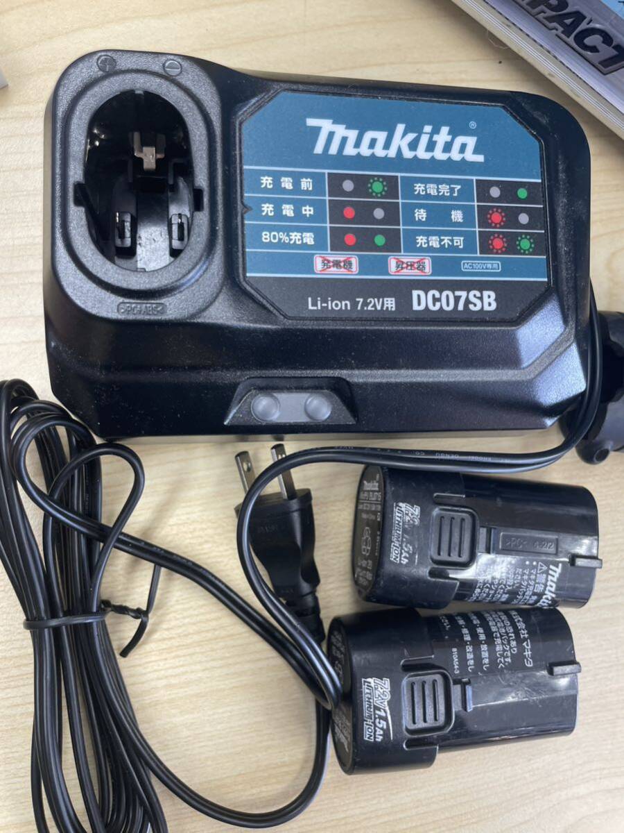 （713）makita マキタ 充電式ペン型インパクトドライバー TD022DSHXB 7.2V 1.5Ah バッテリー2個 充電器付 黒 トルク25Nm 中古品の画像7