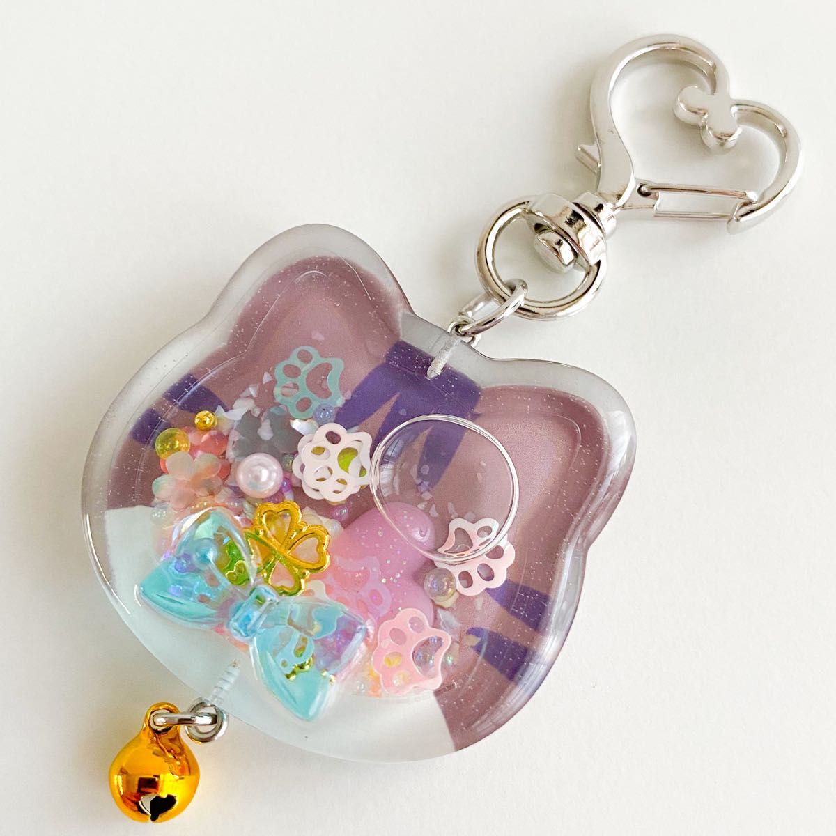 ハンドメイド】 レジン シェイカー キーホルダー ねこ 猫 ハンドメイド】 レジン シェイカー キーホルダー ねこ 猫