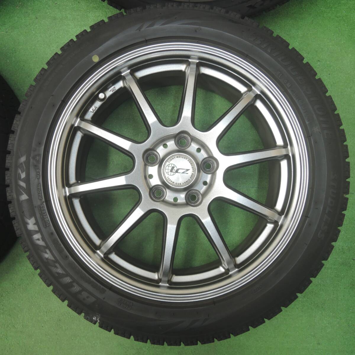 *送料無料* バリ溝！キレイ！9.5分★スタッドレス 215/50R17 ブリヂストン ブリザック VRX LCZ 17インチ PCD114.3/5H★4032004SYス_画像4