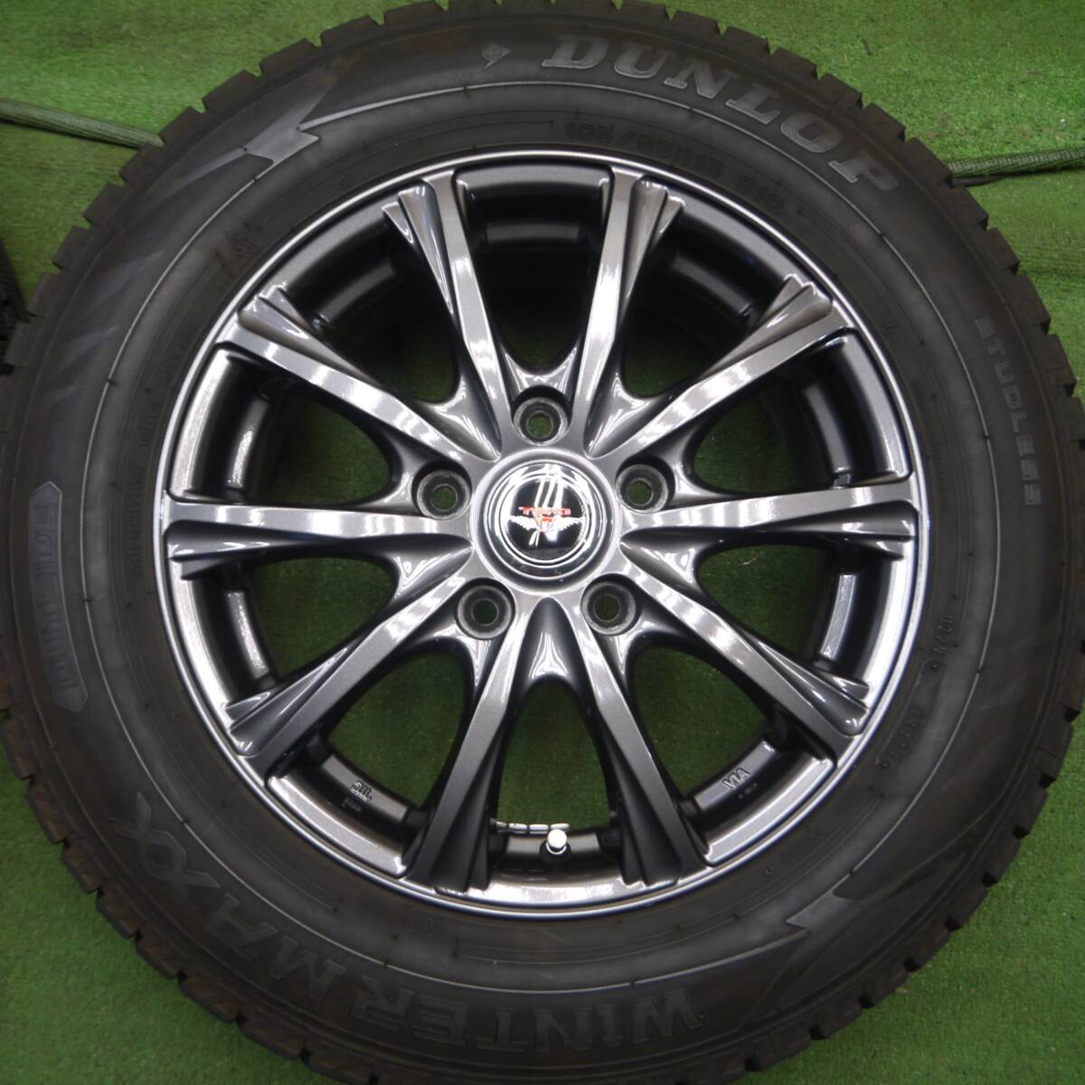 *送料無料* バリ溝！キレイ！9分★スタッドレス 195/65R15 ダンロップ ウインターマックス WM02 TEAD テッド PCD114.3/5H★4040112Hス_画像4