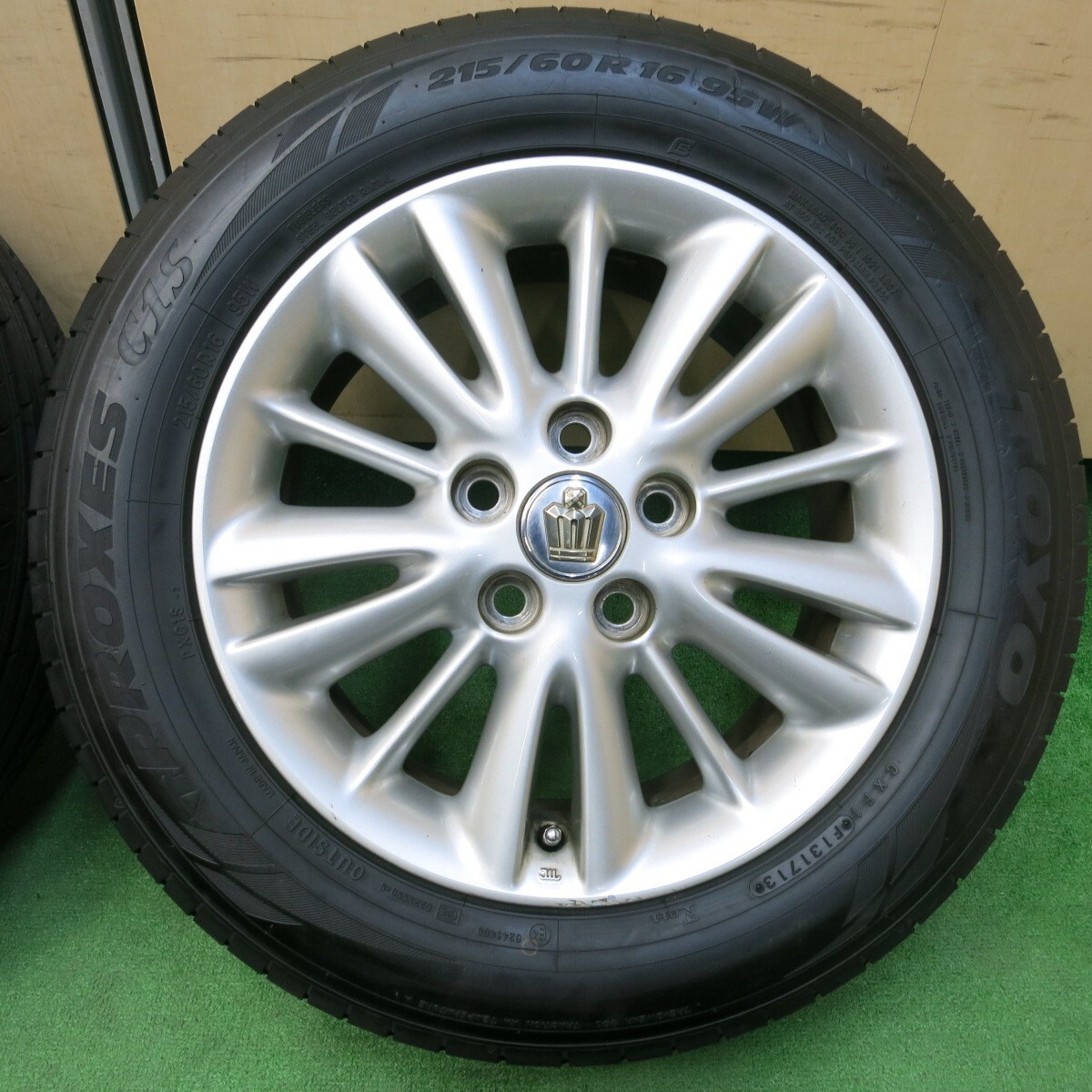 *送料無料* バリ溝！9.5分★トヨタ 200系 クラウン ロイヤル 純正 215/60R16 トーヨー プロクセス C1S 16インチ PCD114.3/5H★4040609イノ_画像3