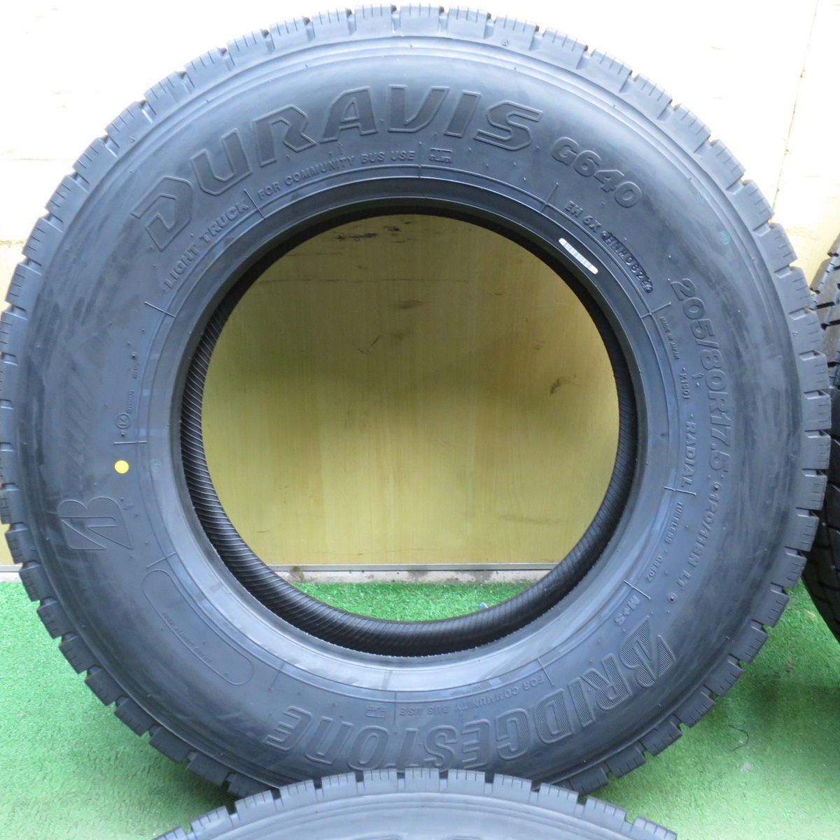 *送料無料* 未使用！24年★トラック タイヤ 205/80R17.5 120/118N ブリヂストン デュラビス G640 DURAVIS 17.5インチ★4041608クノタ_画像4