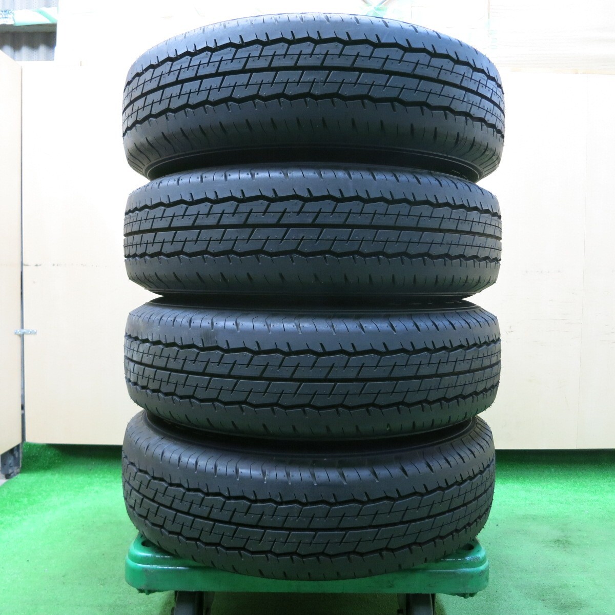 *送料無料* 新車外し！21年★トヨタ 200系 ハイエース 純正 スチール 195/80R15 ダンロップ SP175N 15インチ PCD139.7/6H★4041604イノ_画像9