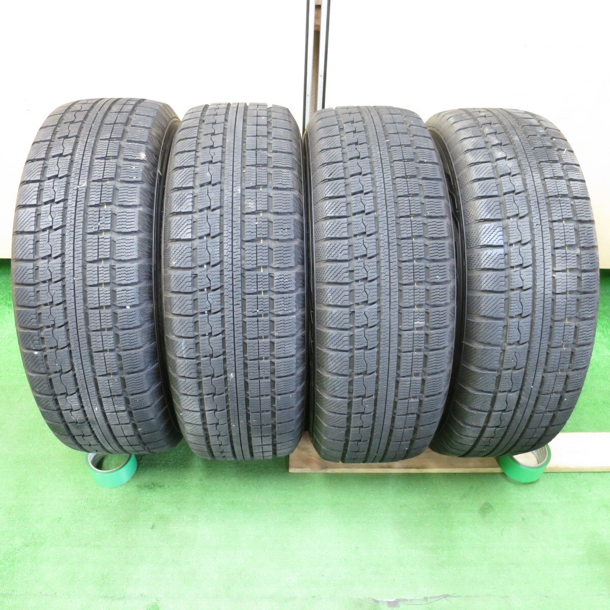 *送料無料* バリ溝！キレイ！9.5分★スタッドレス 215/60R16 トーヨー ウインタートランパス MK4α JOKER PCD114.3/5H★4042206KMス_画像8