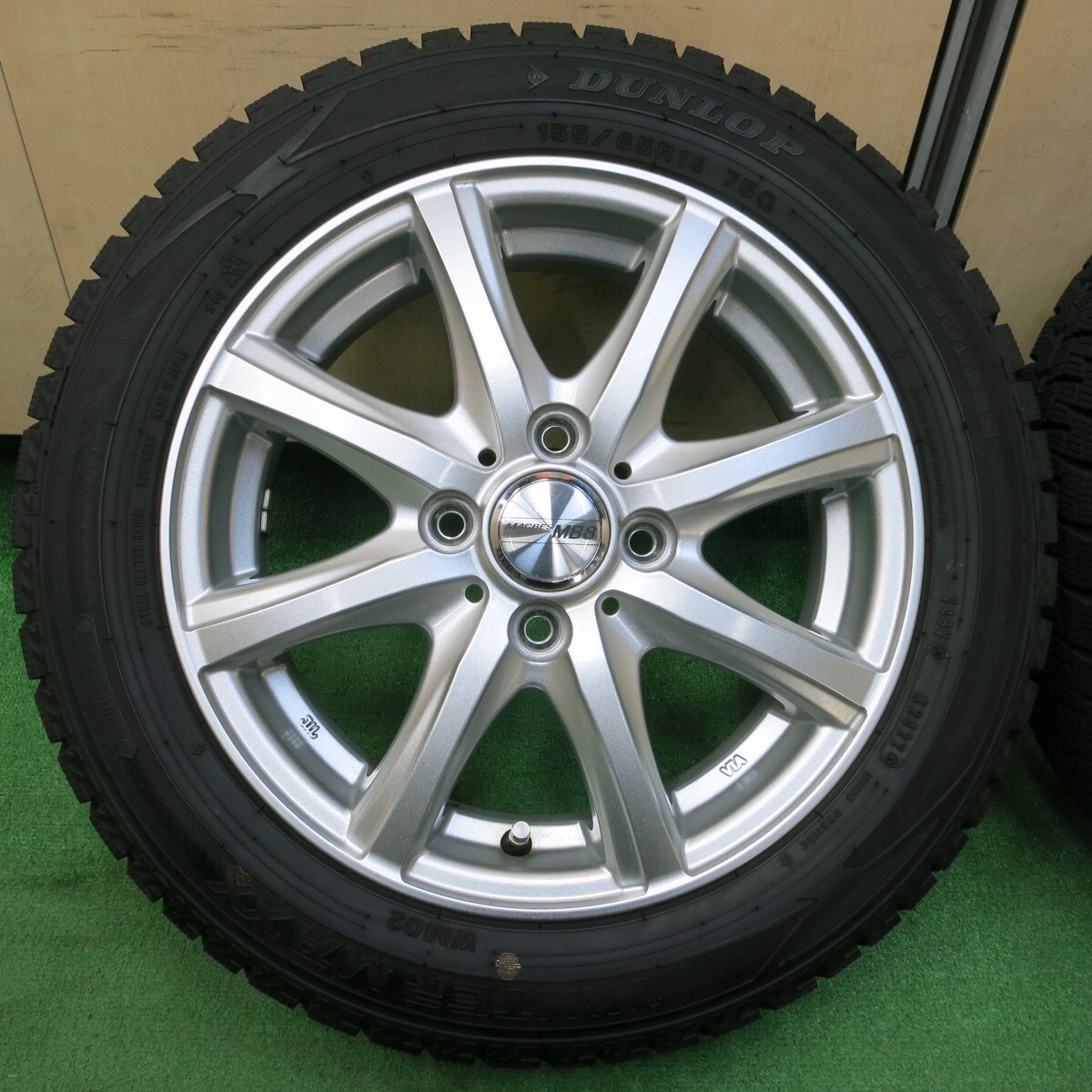 *送料無料* バリ溝 22年 綺麗 ほぼ10分★スタッドレス 155/65R14 ダンロップ ウインターマックス WM02 MACBES MB8 PCD100/4H★4042504イス_画像2